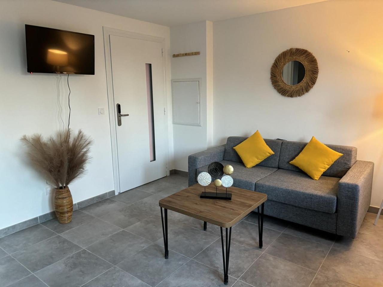 Residence Hoteliere Les Hameaux De Saint Cyprien Appartement 35 M2 1 Chambre Леччи Екстериор снимка