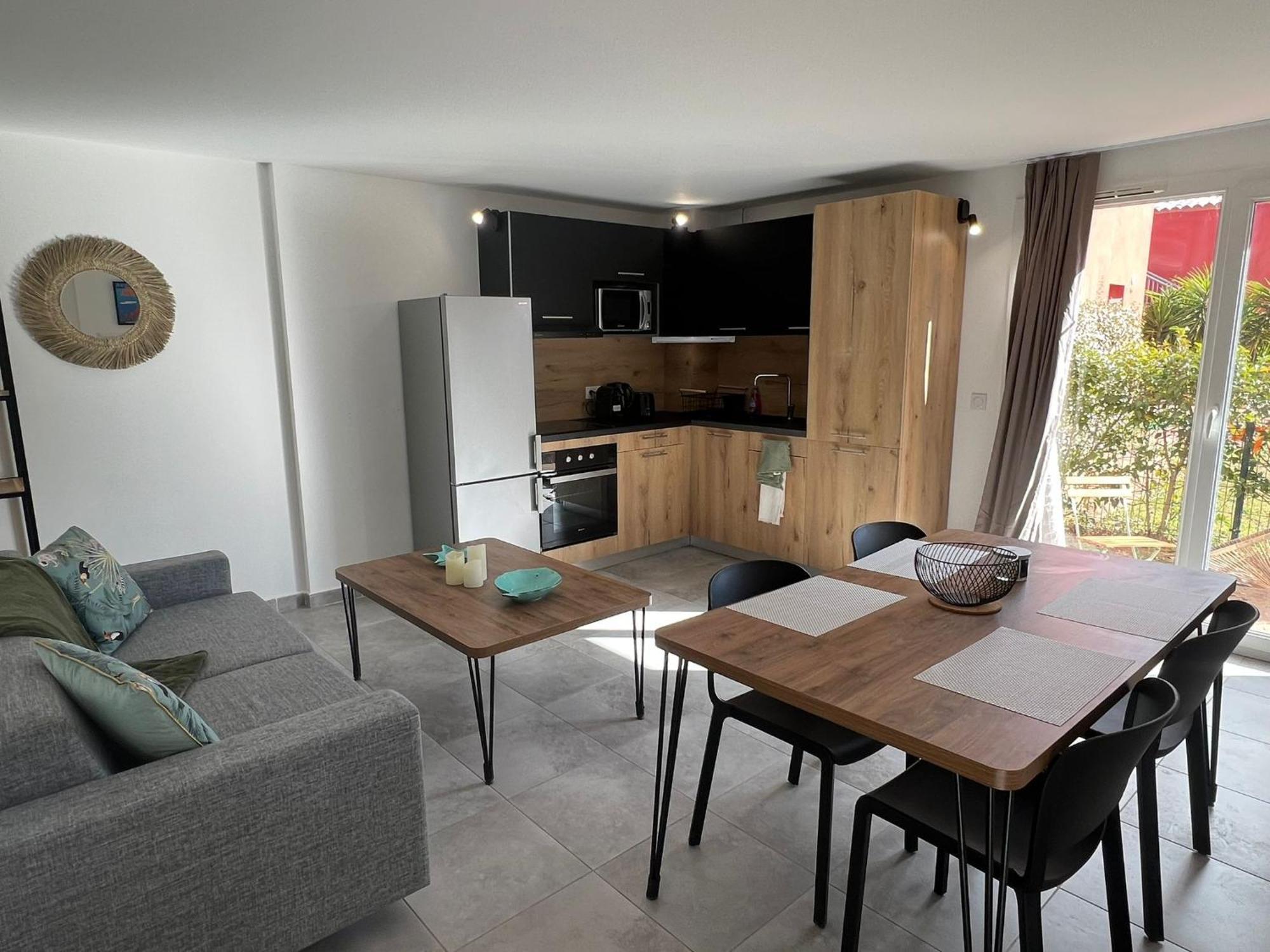 Residence Hoteliere Les Hameaux De Saint Cyprien Appartement 35 M2 1 Chambre Леччи Екстериор снимка